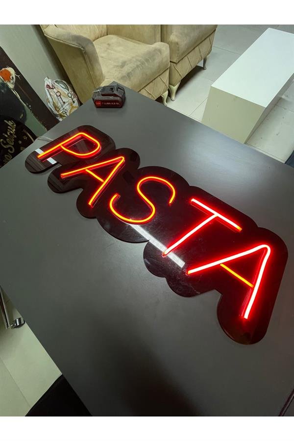 Neon PASTA Duvar Yazısı
